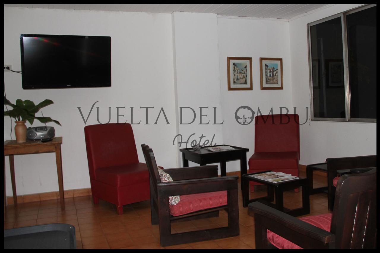 Hotel Vuelta del Ombu Gobernador Virasora Buitenkant foto